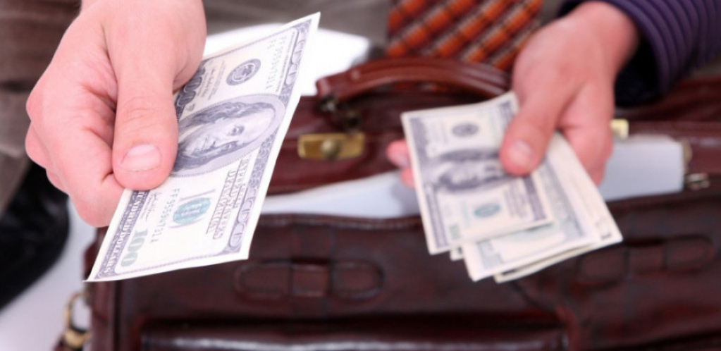 POČELA JE SREBRNA GROZNICA: Cena srebra porasla za više od 70 odsto