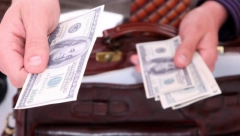 BRIKS STVARA NOVU VALUTU? U svetu se evrima i dolarima trgovalo i do 80 odsto, sada duplo manje