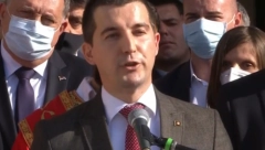 SRBIJA JE NEZAVISNA ZEMLJA I NEĆE BEČIĆ ODREĐIVATI PRAVILA Vujadinović: Beograd šalje pomirljive poruke, a Podgorica?