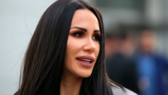 NEMAM ČEGA DA SE STIDIM! Nikoliju osuđuju što se slika gola, a ima decu, ovako im je zapušila usta!