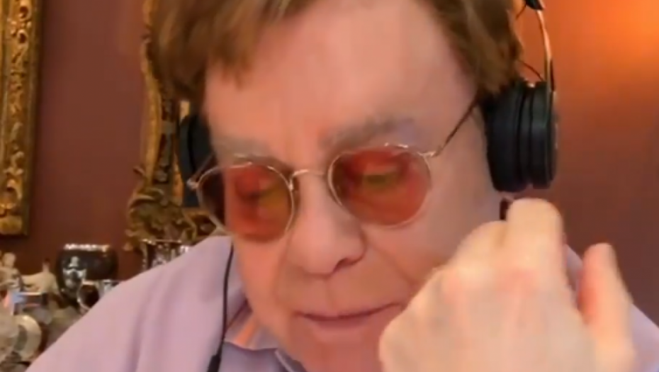 LJUBAVNIK MU JE BIO KUM NA SVADBI! Šok detalji iz života slavnog pevača zaintrigirali su ceo svet, a to nije sve!