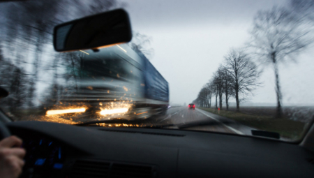 AMSS UPOZORAVA Oprez zbog klizavih puteva, EVO kakvo je stanje na graničnim prelazima