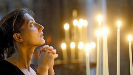 REČENICA ZBOG KOJE VAM BOG NE USLIŠAVA MOLITVE Većina zaboravi da je izgovori i tako pravi veliku grešku