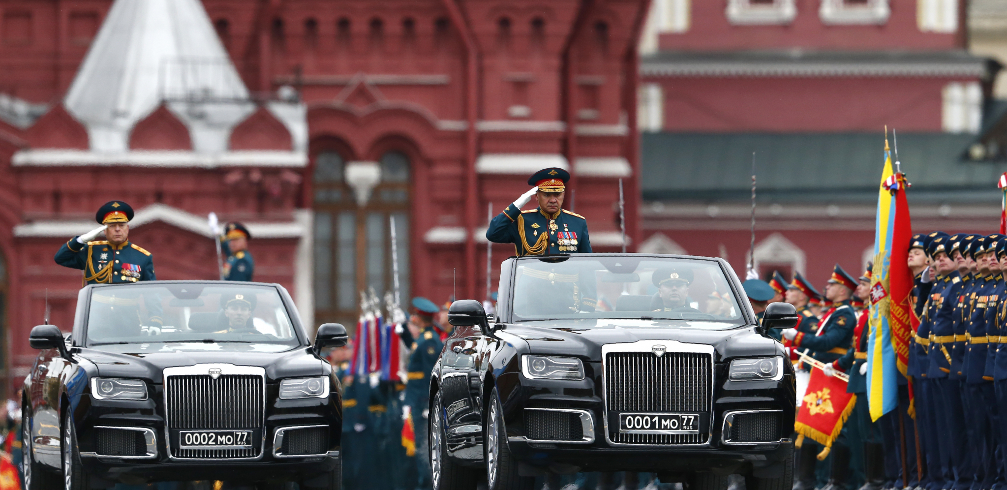 UOPŠTE NE LIČI NA "LADU" Rusija počinje proizvodnju luksuznih zveri, od cene će vam se zavrteti u glavi! (VIDEO)