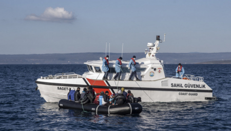 TRAGEDIJA U SREDOZEMNOM MORU 17 migranata STRADALO, ugušili se od DIMA kada se zapalio motor brodića!