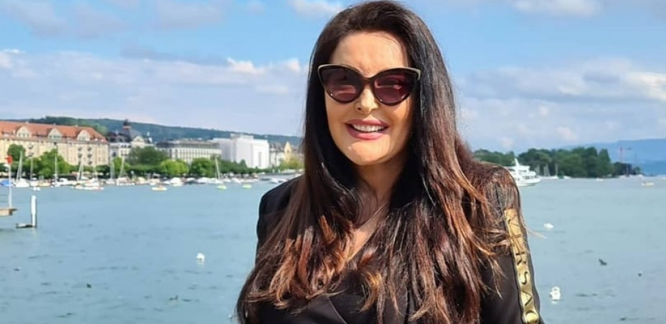 DRAGANA MIRKOVIĆ U ŠOKU! Dobila vrtoglavo skup poklon od Tonija, ne krije iznenađenje, a evo i šta je u pitanju! (FOTO)