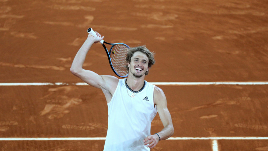 TRIJUMF POSLE PREOKRETA! Zverev podigao pehar u Madridu!