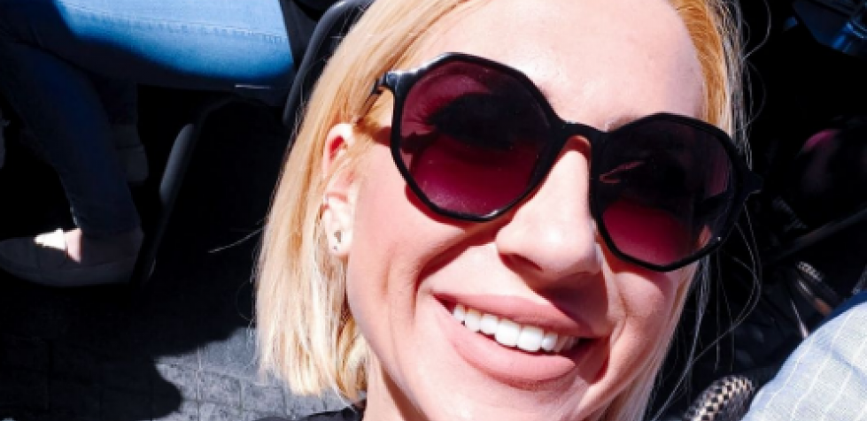 JOVANA JEREMIĆ VOZI NEOBIČAN AUTOMOBIL Voditeljka pokazala limuzinu! (VIDEO)