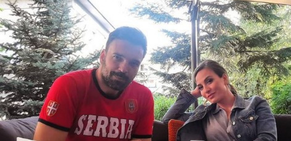 NJEGOVE REČI TOPE SRCE! Ivan Bosiljčić podelio fotografiju sa plaže gde uživa sa ćerkom, pa joj posvetio pesmu (FOTO)