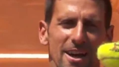 NOVAK TRENIRAO SA MAREJEM PA DOŽIVEO VELIKI PEH! Ovo mu se dugo nije desilo (VIDEO)