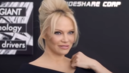 Silovao me je sa šest drugara, dadilja je zlostavljala od ranog detinjstva: Pamela Anderson se ceo život bori sa strašnim istinama!