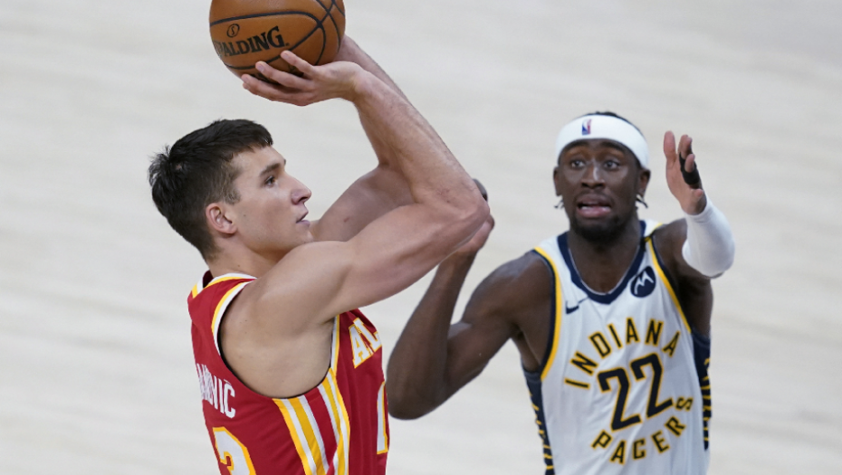 ON NE MORA DA GLEDA KOŠ! Bogdan pogađa neverovatne šuteve, ovo je za TV špice! (VIDEO)