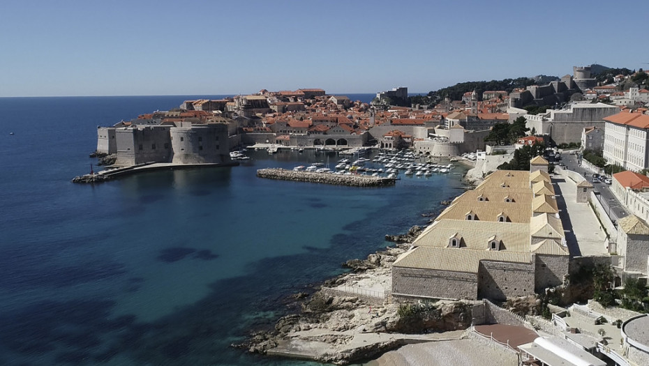 UDARANJE PO UŠIMA Cene na hrvatskom primorju nikad jače, evo koliko koštaju kroasan, kafa i sok (FOTO)