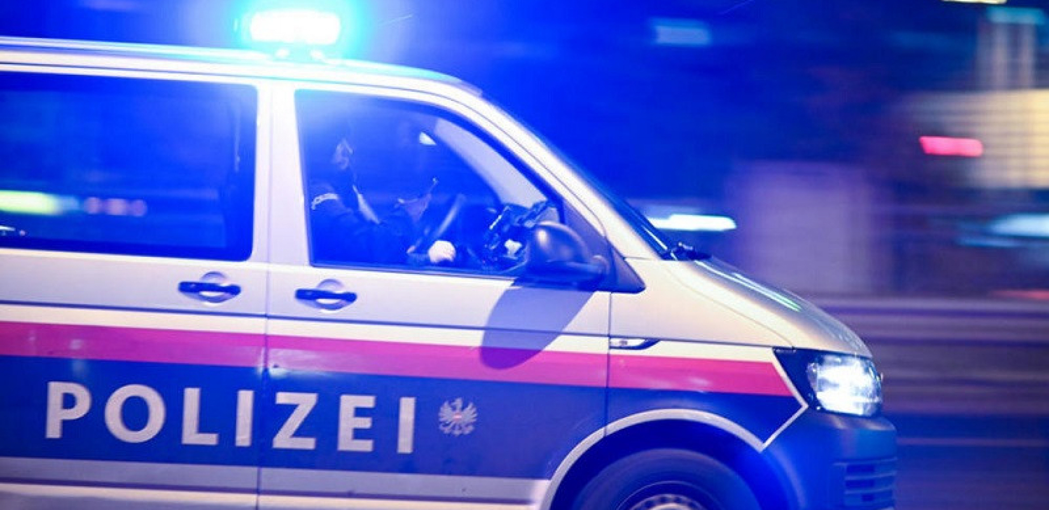 FILMSKO HAPŠENJE U AUSTRIJI Srbin (32) pokrao draguljara u Slovačkoj, pa skuterom pobegao za Beč!