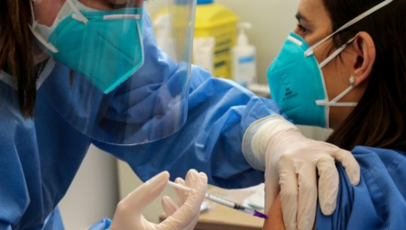 PRIMILI STE FAJZEROVU VAKCINU ILI ASTRAZENEKU? Ovo morate da znate!