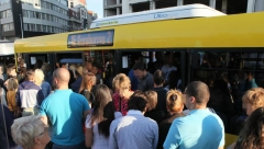 ODGOVOR NA PITANJE KOJE SVE ZANIMA Zna se da li obezbeđenje sme da prati kontrolore i da li imaju pravo da legitimišu