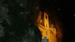 ČUDO NA OSTROGU: Molitvom isterali nečastivog iz devojčice!