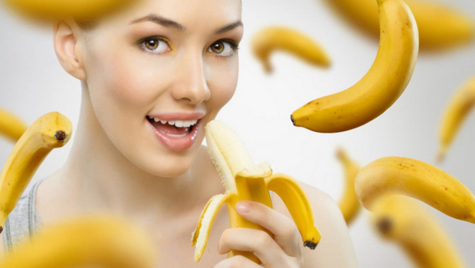 ČITAVOG ŽIVOTA LJUŠTITE BANANE POGREŠNO? Ako to ne radimo pravilno pojedemo i deo koji ne treba