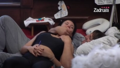 I POSLE NEKA PROBA DA KAŽE DA NIJE BILO SE*SA Kristijan i Kristina  uhvaćeni kako se oblače i bacaju prljave maramice!