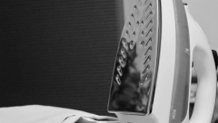 PEGLAĆETE TRI PUTA BRŽE I LAKŠE Trik sa aluminijskom folijom i fenom će vas oduševiti