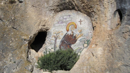 NEVEROVATNA ISPOVEST KATOLKINJE KOJA JE OTIŠLA NA OSTROG DA MOLI ZA ZDRAVLJE: Evo šta joj se tamo desilo!