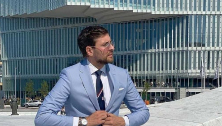 NOVI MINISTAR BEZ PORTFELJA JE OPASAN FRAJER Dame ga nazivaju sandžačkim draguljem!