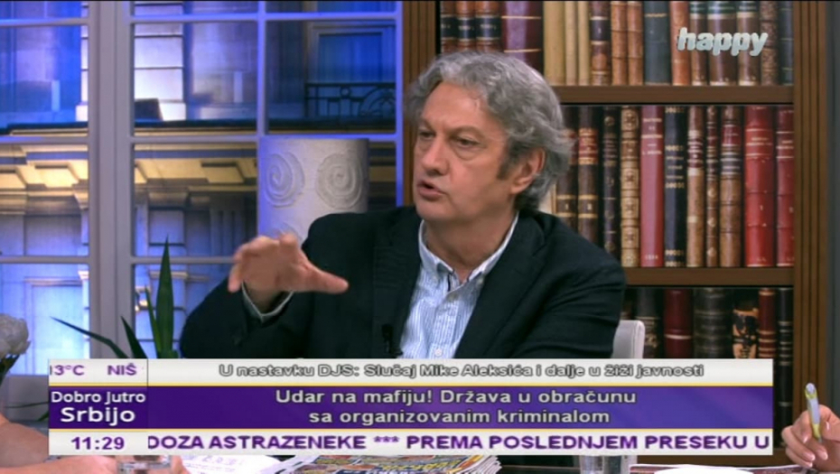 MILOMIR MARIĆ ZADRŽAN NA PODGORIČKOM AERODROMU Voditelju nisu dali ni da uzme stvari (VIDEO)