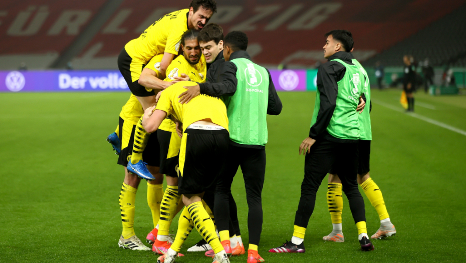 STOP ZA NEVAKCINISANE! Borusija iz Dortmunda odlučila: Vakcina, pa može na stadion!