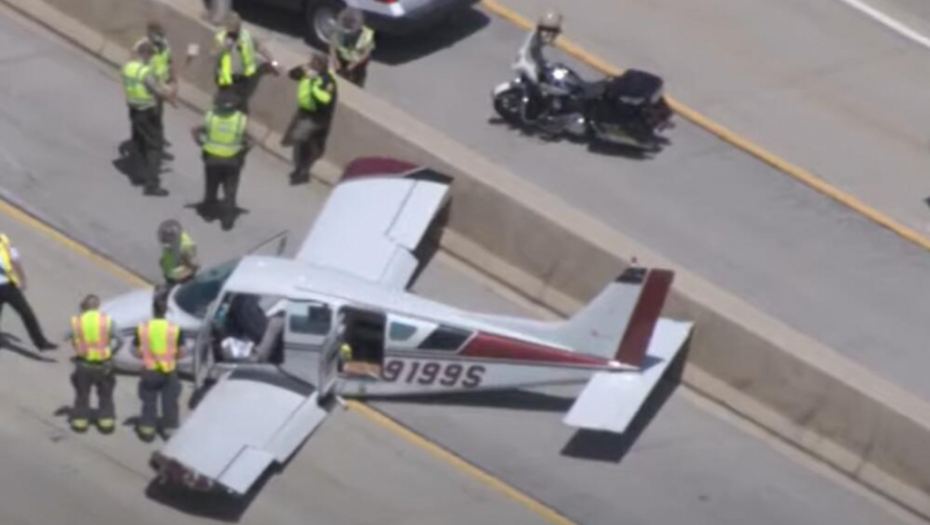 U sudaru dva aviona u toku leta, jedan je pukao na pola, dok iz drugog se pilot katapultirao! (VIDEO)