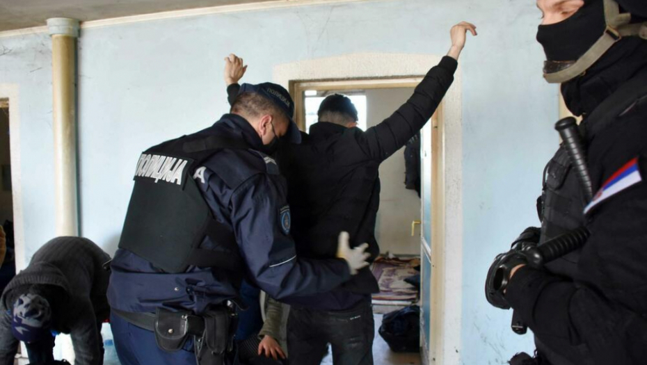 NEVEROVATNO KOLIKO JE BOGATSTVO ČOVEK ČUVAO U SVOM DOMU Policija uhapsila lopova koji je ojadio vlasnika jedne kuće u Inđiji