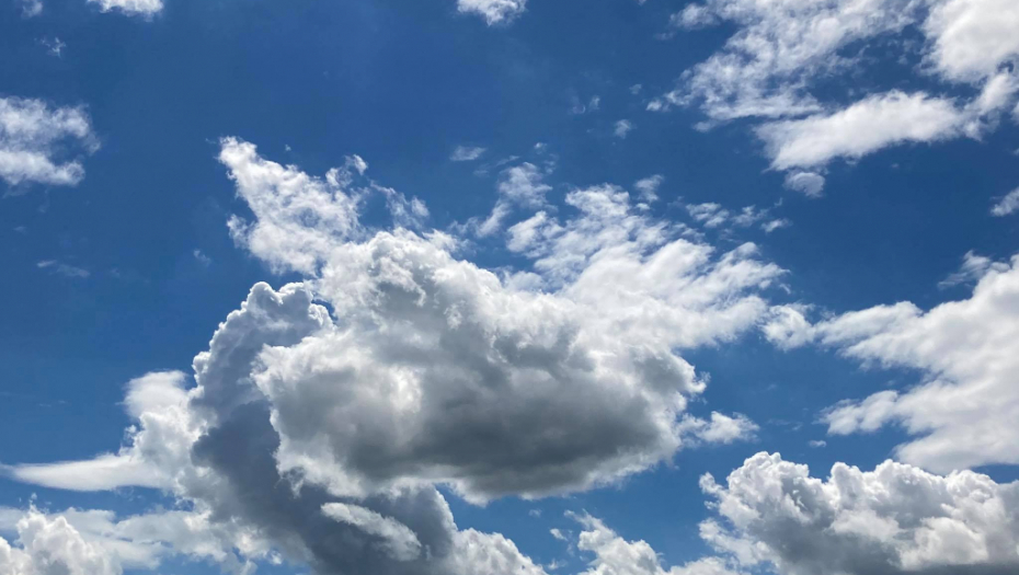 SUTRA UJUTRU MAGLA, POPODNE SUNCE, A ZATIM SLEDI PREOKRET Od ovog dana u nedelji očekuju se pad temperature, kiša i susnežica