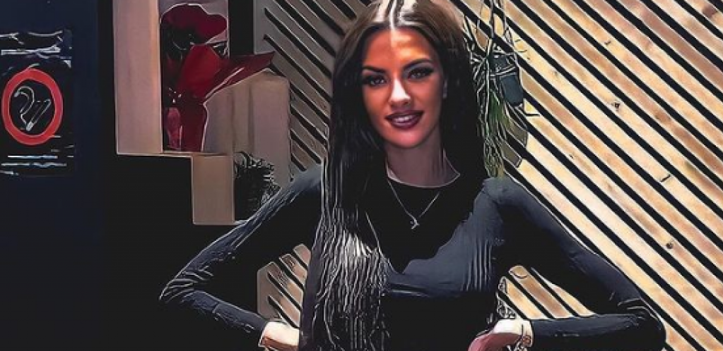 SAMO BAHATO Tara Simov u noćnom izlasku mamile uzdahe muškaraca, nabacila duboki šlic, pa otišla u provod sa ovom bivšom zadrugarkom (FOTO)