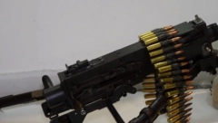 PUCAO U VAZDUH JER NE VOLI KOMŠIJU Policija mu pronašla arsenal oružja