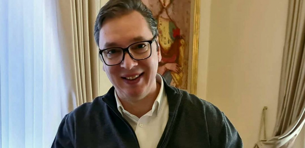 Vučić uz tradicionalno jelo skuplja snagu za naredne pobede, a jedan detalj na fotografiji šalje jaku poruku prijateljstva