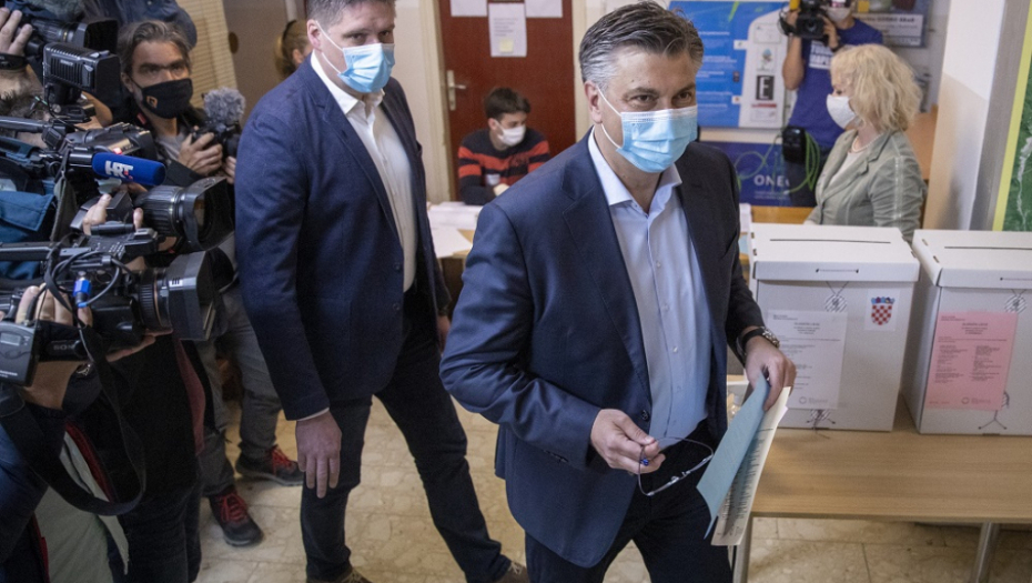 PLENKOVIĆ BEZ MILOSTI Udario na Srbiju i srpske žrtve, pa poslao sramnu poruku: "Oluja" je bila legitimna