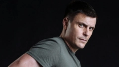 OBOJICA NASLEDILI OCA, A SUŠTE SUPROTNOSTI Evo kako izgleda brat Vuka Kostića, ne liče uopšte, on se drži podalje od medija