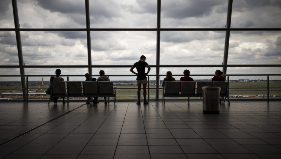 OKONČANA DRAMA U AVIONU "RAJANERA" Putnici brzo evakusani, inspekcija potvrdila da nije pronađena bomba