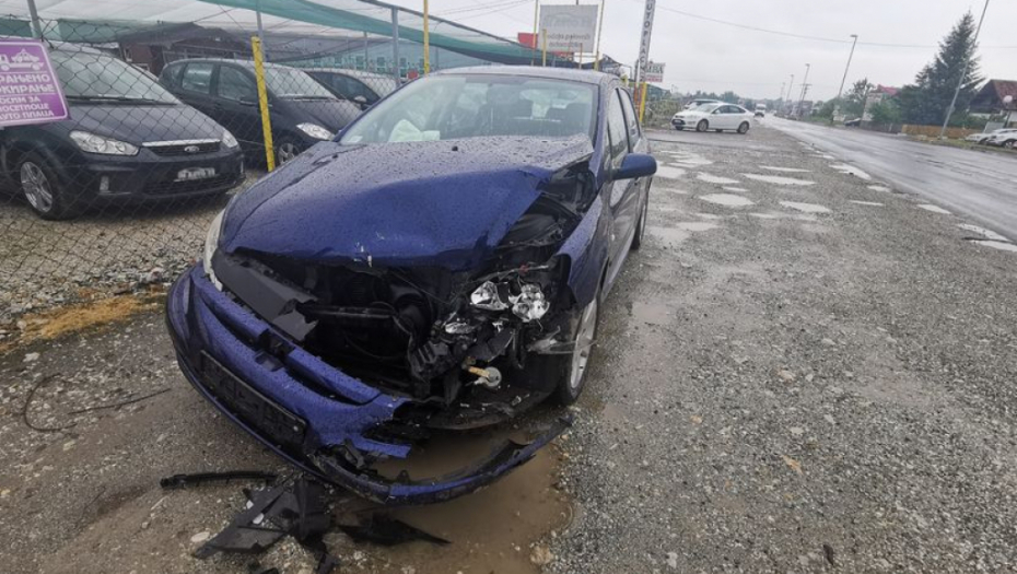 ČUO SE JAK PRASAK: U lančanom sudaru kod Čačka povređene četiri osobe, automobili smrskani