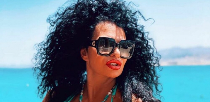 SKUPOCENE PROSTIRKE OD JAGNJEĆE KOŽE! Lidija Vukićević pokazala dom kao iz bajke, a lično ga je ona sama preuredila! (FOTO)