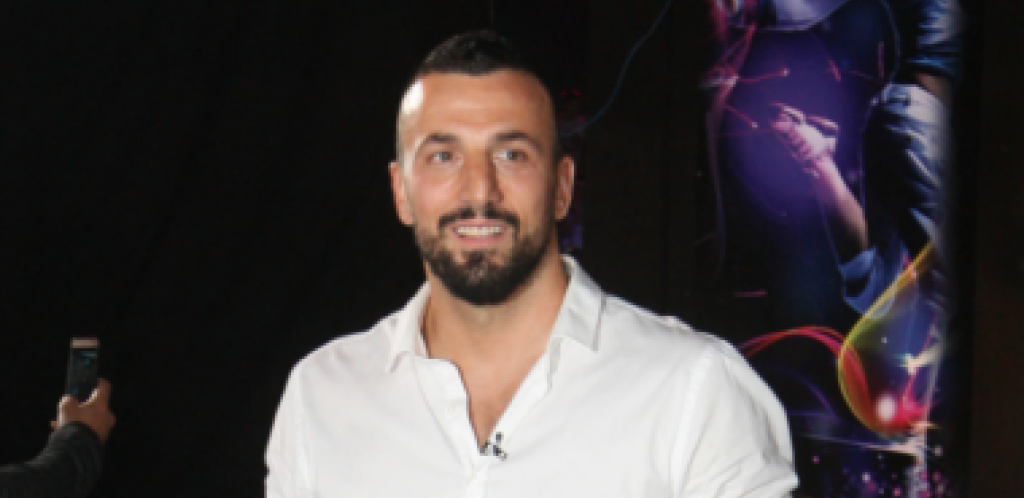 MORE MR'Š Vladimir Tomović provocirao starlete i rijaliti milionere: "Doručkovao sam burek, a ručao pasulj, izvinite što nisam slikao"