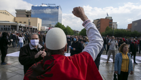 ALBANCI ULAZE U SUKOB SA AMERIKOM Prst u oko državnom sekretaru Blinkenu: 'Ajde, objavi dokumenta ako smeš!