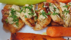 NEĆETE MORATI DA PERETE SUDOVE POSLE RUČKA! Pileći file sa sočnim i ukusnim prelivom - vrh zadovoljstva! (VIDEO)