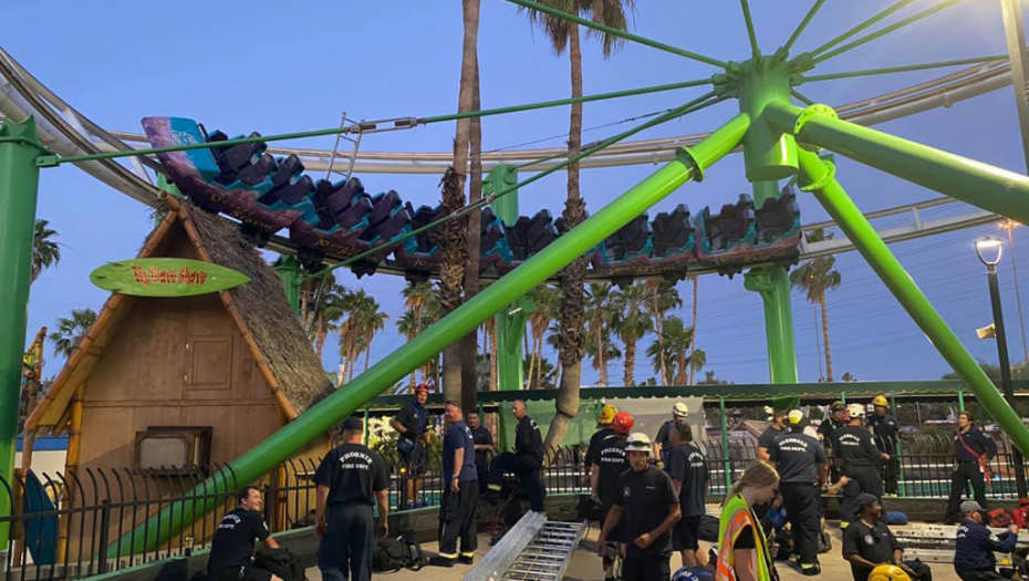 HOROR U LUNA PARKU Rolerkoster se zaglavio, 22 ljudi ostalo da visi naopačke, gledajući smrti u oči! (VIDEO)