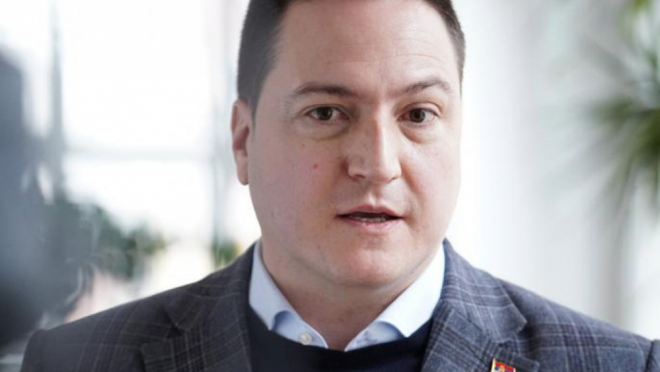 RUŽIĆ PRIMIO TREĆU DOZU VAKCINE Ministar pozvao sve građane da budu odgovorni i vakcinišu se!