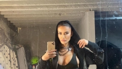 SINDI PROVOCIRA U PETOJ DECENIJI Modelsica se skinula i raspametila maštu muškaraca! (FOTO)