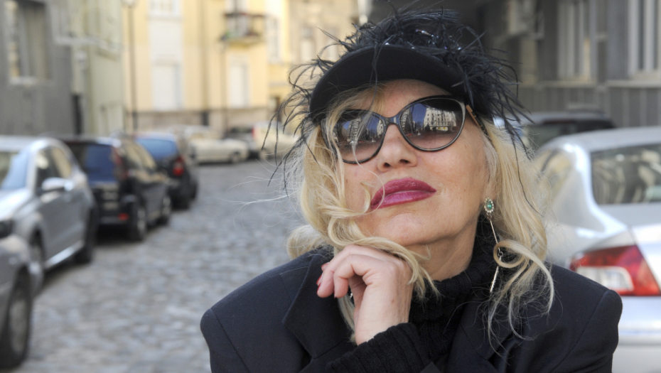 POČELA DA VIČE DA JE PREVARENA I DA JE SKRIVENA KAMERA Nada Topčagić napravila haos pre gostovanja, a evo šta je razlog!