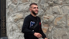 DOK BAKA CECA UŽIVA SA UNUKOM NA KIPRU! Evo šta radi Veljko ispred vile u Ljutice Bogdana, morao je hitno da se vrati za Beograd, a ovo je razlog