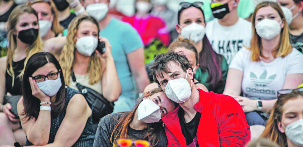 MASKE NA OTVORENOM VIŠE NISU OBAVEZNE: Blaga popuštanja mera u Severnoj Makedoniji, policijski čas ipak ostaje na snazi