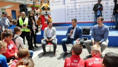 ZA NOVE SPORTSKE USPEHE Udovičić otvorio Mali sajam sporta u Pančevu (FOTO)