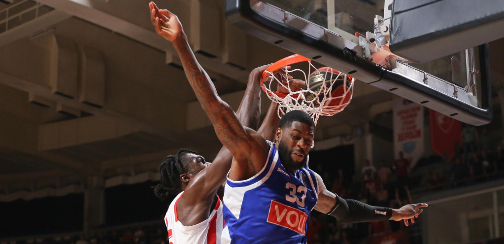 Posle mega preokreta Zvezda u dramatičnoj završnici pobedila Budućnost i sa 2:0 ide u Podgoricu